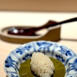 くるますし - もちろん、いつも通りに若いしゃりを追加してアワビの肝リゾットに。 アワビにはこの肝ソースをほとんど使わない派。 そのほうがこのリゾットがより美味しくなるので。 あ〜幸せ。