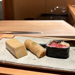 鮨 つぼみ - ✴︎ 鮪太巻き
      ✴︎ お稲荷さん（以前と仕立てを変えてます！）
      ✴︎ たまご
      これを食べずして鮨つぼみに来たとは言えません！