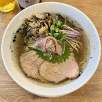 R+ 隠れ家すぎるラーメン屋 - 