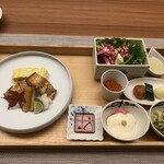 しこつ湖 鶴雅別荘 碧の座 - ほっけ、卵焼き、たっぷりのイクラ、まぐろ山芋