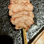 焼き鳥 ひぐも - 皮400円