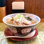 らぁ麺や 汐そば雫 - 肉煮干し中華