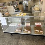 田中屋本店 - 赤飯も売ってる
