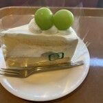 イタリアン・トマトカフェジュニア - 料理写真:［2025年秋季］シャインマスカット ショートケーキ