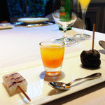 アッシュ - アミューズブーシュ　シェフからのご挨拶代わりの一皿