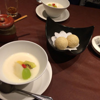 中国料理 青冥 祇園店 - 杏仁豆腐とごま団子