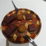 シェ ケンタロウ - ミニャルディーズ