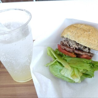 RICH BURGER FACTORY_2