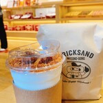 BRICKSAND SEOUL - ミルクシェイクとフィナンシェ