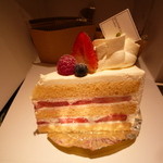 ウェスティン デリ - クラシックショートケーキ。ふわふわ繊細。