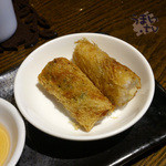 Jidhi - 「Ｅランチ　回鍋肉」　１,２３０円　網目揚げ春巻き
