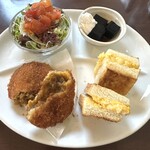 嵯峨野珈琲館 - 料理写真:揚げたてカレーパンプレート