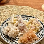 寄り処 えーる - 【一口サイズシリーズ】①ポテトサラダ（中央）、②白滝明太（右手前）、③長芋ベーコンマヨ（右奥）、④マカロニサラダ（左奥）、⑤里芋奈良漬クリームチーズ