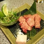 京の焼肉処 弘 - 厳選厚切りタン