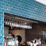 GARDEN HOUSE MINATOMIRAI - ドリンク並ぶカウンター