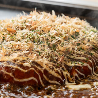 約3cmの厚み！山芋たっぷりでふわふわ食感のお好み焼き