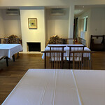 六花山荘 - 奥には個室も