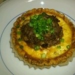 すじ肉とおこわのキッシュ