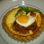 パティシエ エス コヤマ - おはぎさんの煮込みハンバーグ・ロコモコ風キッシュ
      