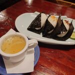 宗平 - おにぎり600円と鶏スープ200円