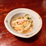 宗平 - お通し350円（ハムとキュウリとくらげの和え物）