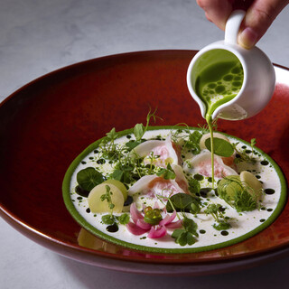 フランスの三ツ星レストラン仕込みの伝統と革新のフレンチ