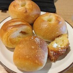 パントリエ - 焼きたてパン！