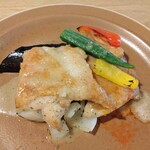 パントリエ - 野菜と若鶏のグリル、マスタードソース。