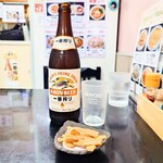 味楽 - キンキンの"グラス"と"瓶ビール"。