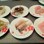 にぎりの徳兵衛 - 時計回りにシマアジ島寿司　千葉釣金目鯛　大切国産鰻　大トロ　中トロ　シマアジ