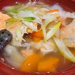 鮨処 なごやか亭 - ・鮭のあら汁328円