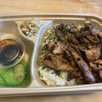 やよい軒 - 料理写真:出汁が添えられてるんで最初はそのまま、次はそえられたタレを付けたりわさびで味変を楽しみ、最後は出汁をかけて茶漬け風にして地鶏を楽しみました。