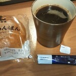 ホテルハイマート - 持ち込みのパン、珈琲