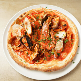 魚貝の美味しい窯焼きピッツァ♪