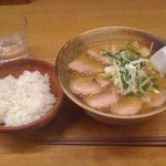 麺's 冨志 - ちゃーしゅーめん(850円) + 半ライス(100円)