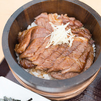 江戸前肉割烹 宮下 - 「A5ランク黒毛和牛 牛ひつまぶし御膳」の牛ひつまぶし