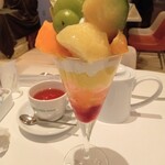 フォーシーズンズカフェ - 夏果実アソートのパフェ