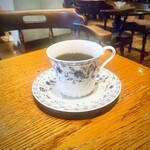 グチ - 近所のおぢさまたちが入れ替わりにくつろいでいるのがイイ