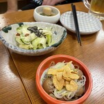 うな串 焼鳥 う福  - うづらの卵ニンニクしょうゆ　塩揉みキャベツ