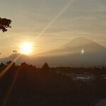 炭焼きレストランさわやか - ヒルサイドからの富士山と夕日