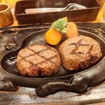 炭焼きレストランさわやか 御殿場プレミアム・アウトレット店 - げんこつハンバーグ250g調理中