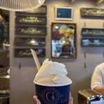 젤라테리아 지나 - 