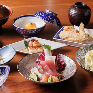 季節の味覚と名古屋コーチンを堪能できる会席コースをご用意