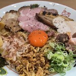 手揉み中華そば 中村 - チャーシュー地鶏と濃い玉のまぜそば