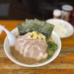 横浜ラーメン厨房 うえむらや - 