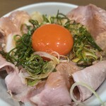 手揉み中華そば 中村 - ローストポーク丼