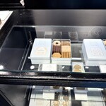 シヅカ洋菓子店 自然菓子研究所 - ショーケース