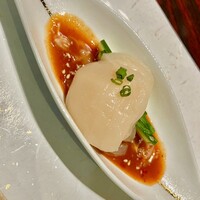 游玄亭 新宿 - 前菜1 帆立とくらげの和え物