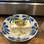 とり源 - 付け出しは…冷奴！