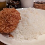 ジンコック - カニクリームコロッケは忘れてはなりません。